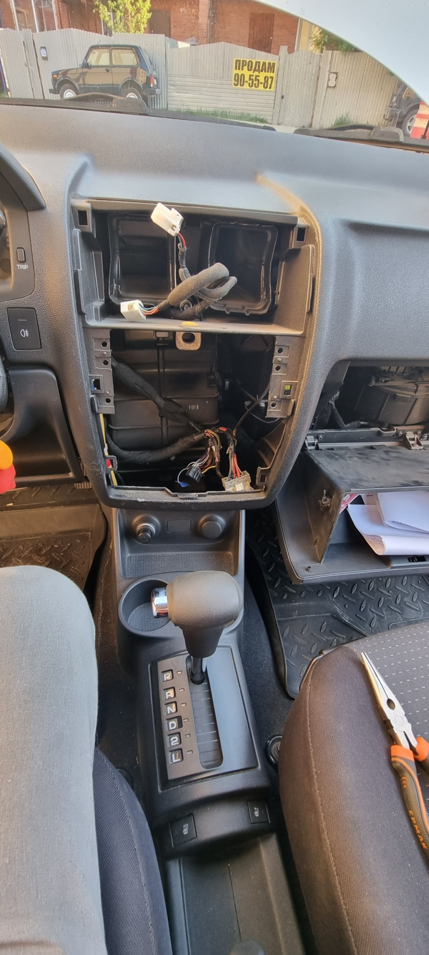 Замена лампочек подсветки отопителя — Hyundai Getz, 1,4 л, 2010 года ...