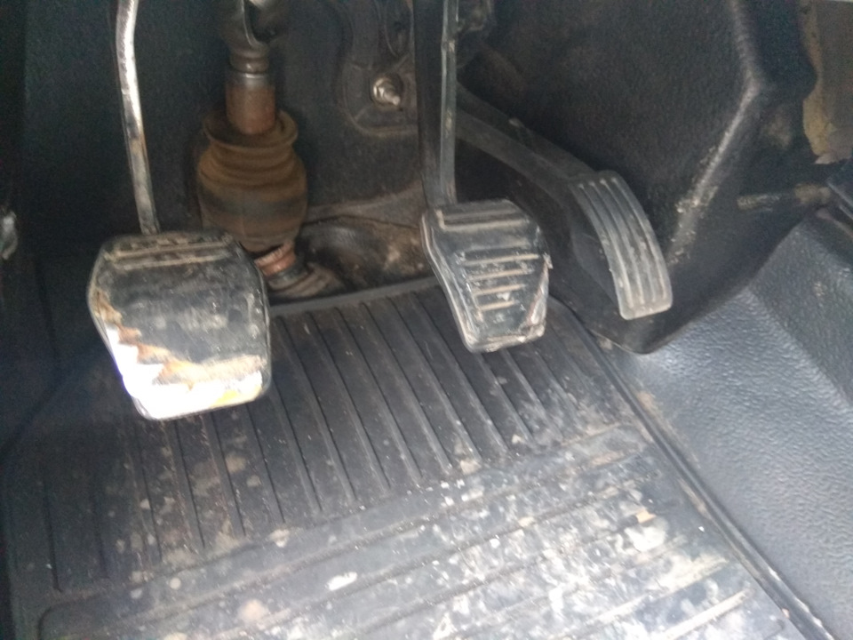 Новые накладки на педали. — Ford Transit (7G), 2,2 л, 2008 года ...