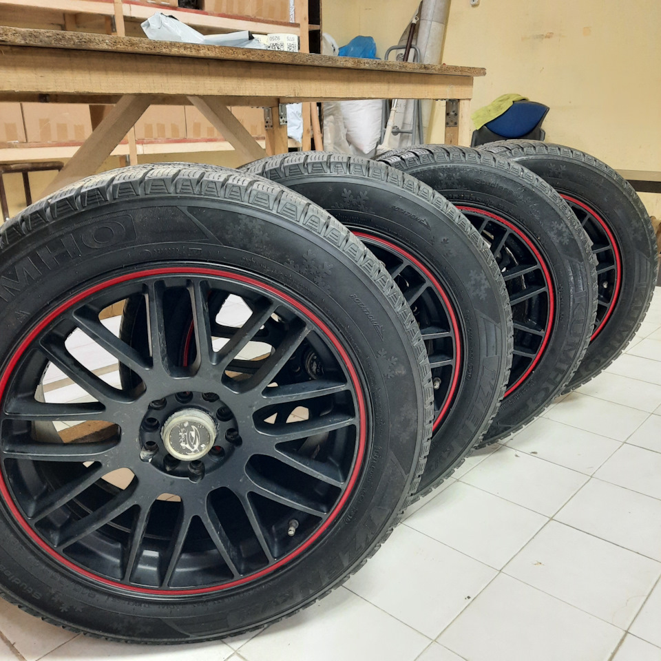 Шины зимние нешипованные Kumho 215/55 R17, литые диски Work 7,5Jx17 ET42  5x114,3 на Mitsubishi Lancer X. Б/у | 45 000 ₽ в городе Москва | DRIVE2