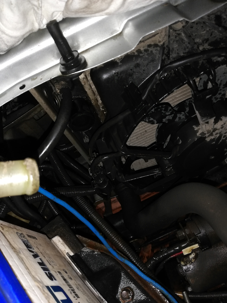 Замена патрубков и радиатора печки — Lada Приора хэтчбек, 1,6 л, 2011 ...