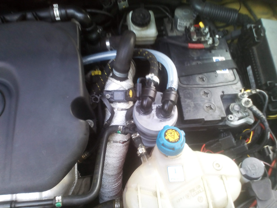 Масло льется из щелей 2 — FIAT Grande Punto, 1,4 л, 2009 года | своими ...