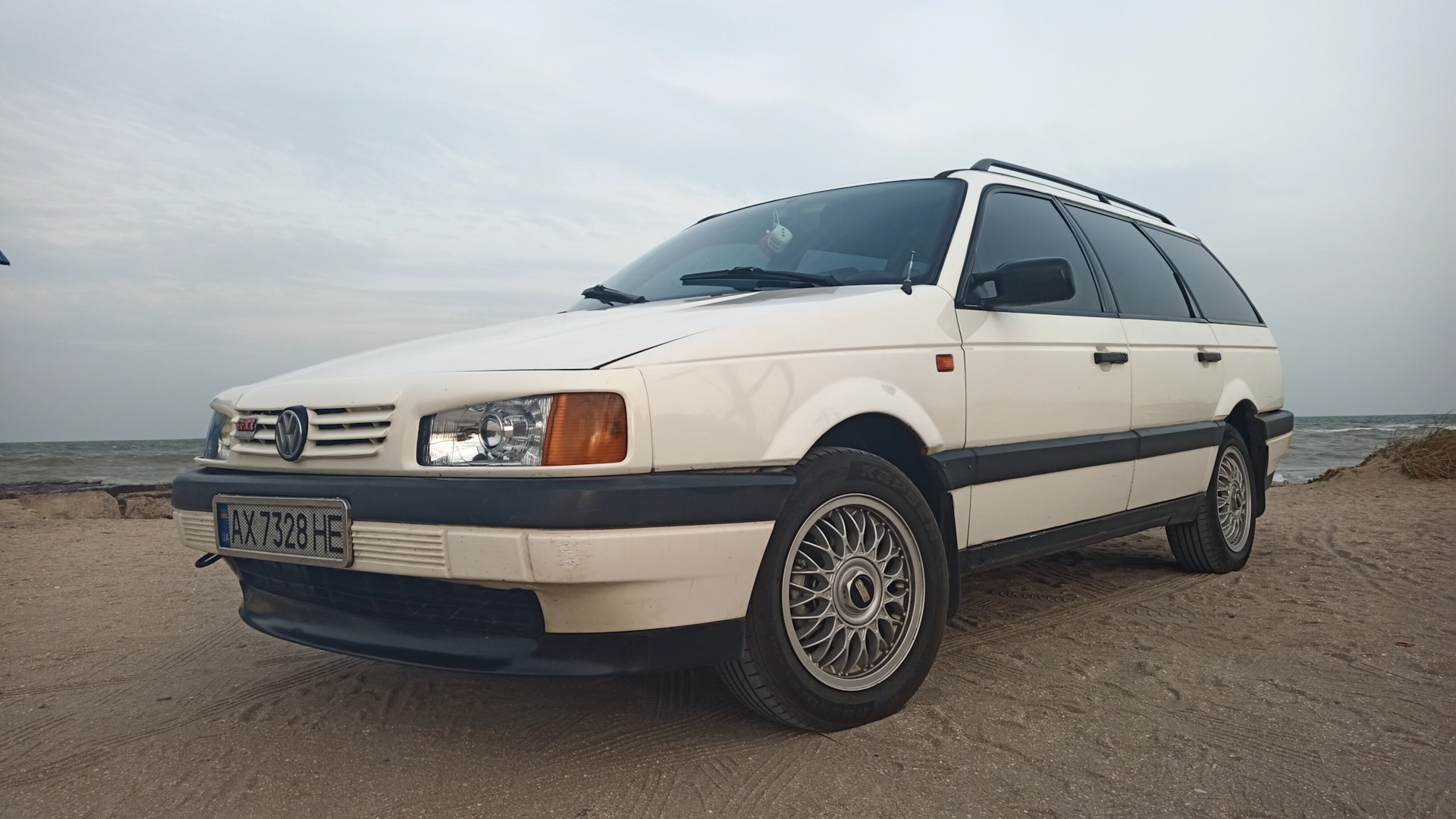 Volkswagen Passat B3 2.0 бензиновый 1992 | Белый на DRIVE2