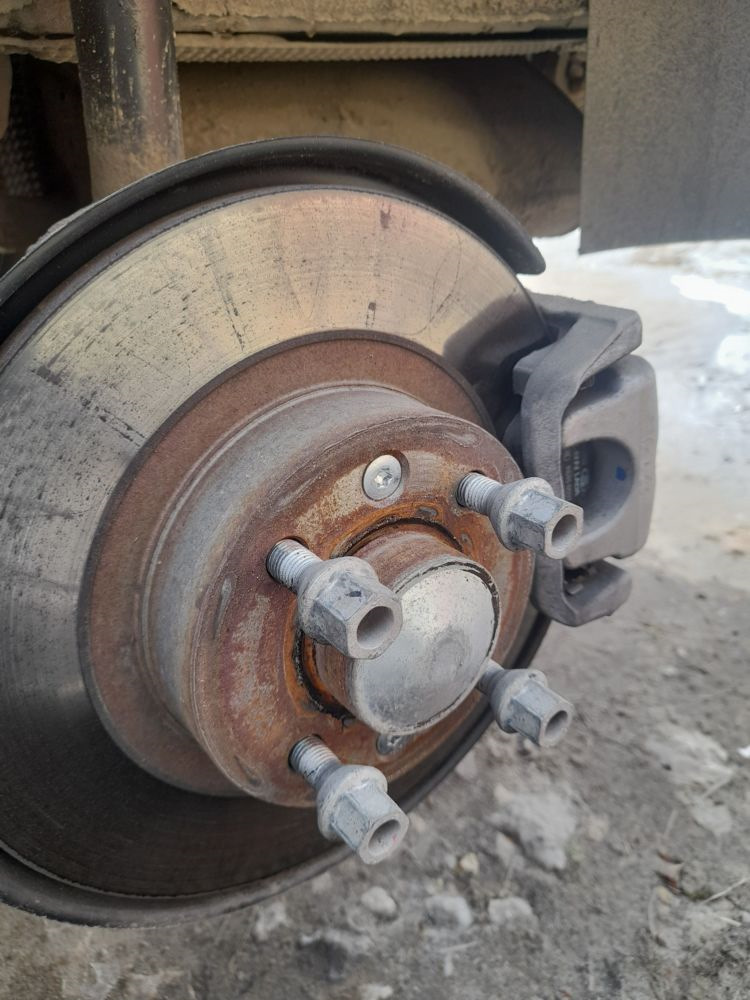 Открутились болты на всех колёсах — Lada Vesta NG — DRIVE2