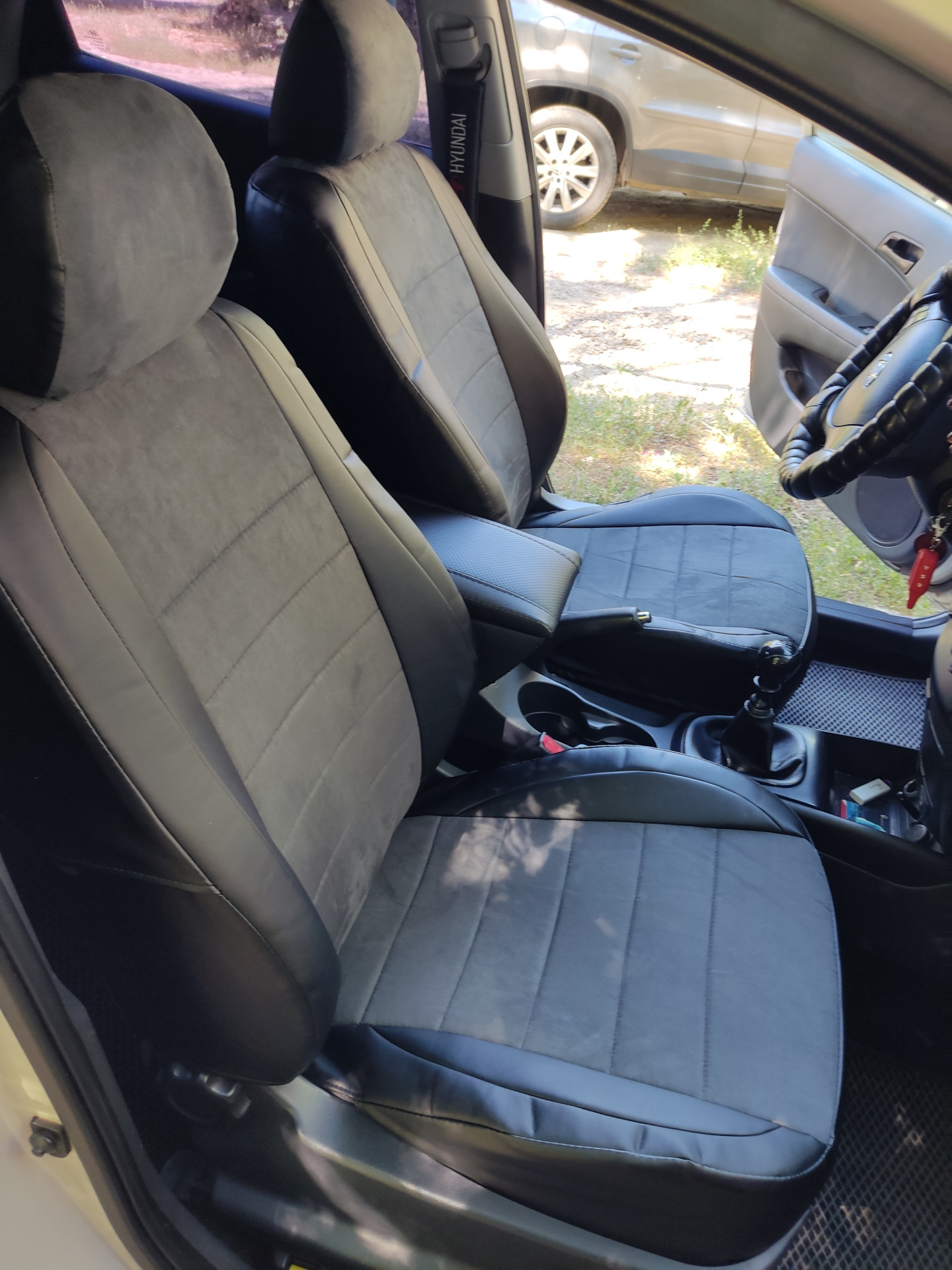 Новые чехлы — Hyundai i30 (1G), 1,4 л, 2009 года | аксессуары | DRIVE2