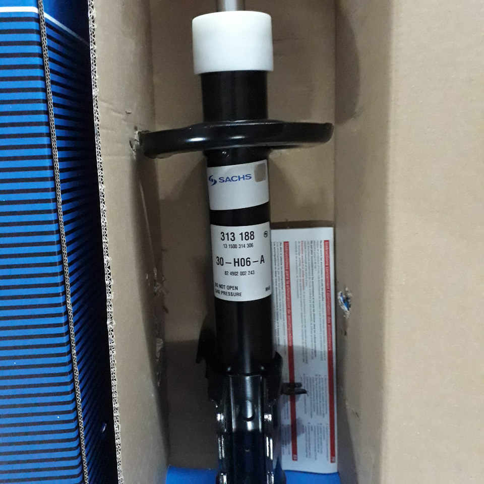 Стойки sachs. Амортизатор sachs арт. 313 671. Sachs 313 252 заменитель. Sachs 313 283 этикетка амортизаторе белого цвета;. Sachs 001512104.