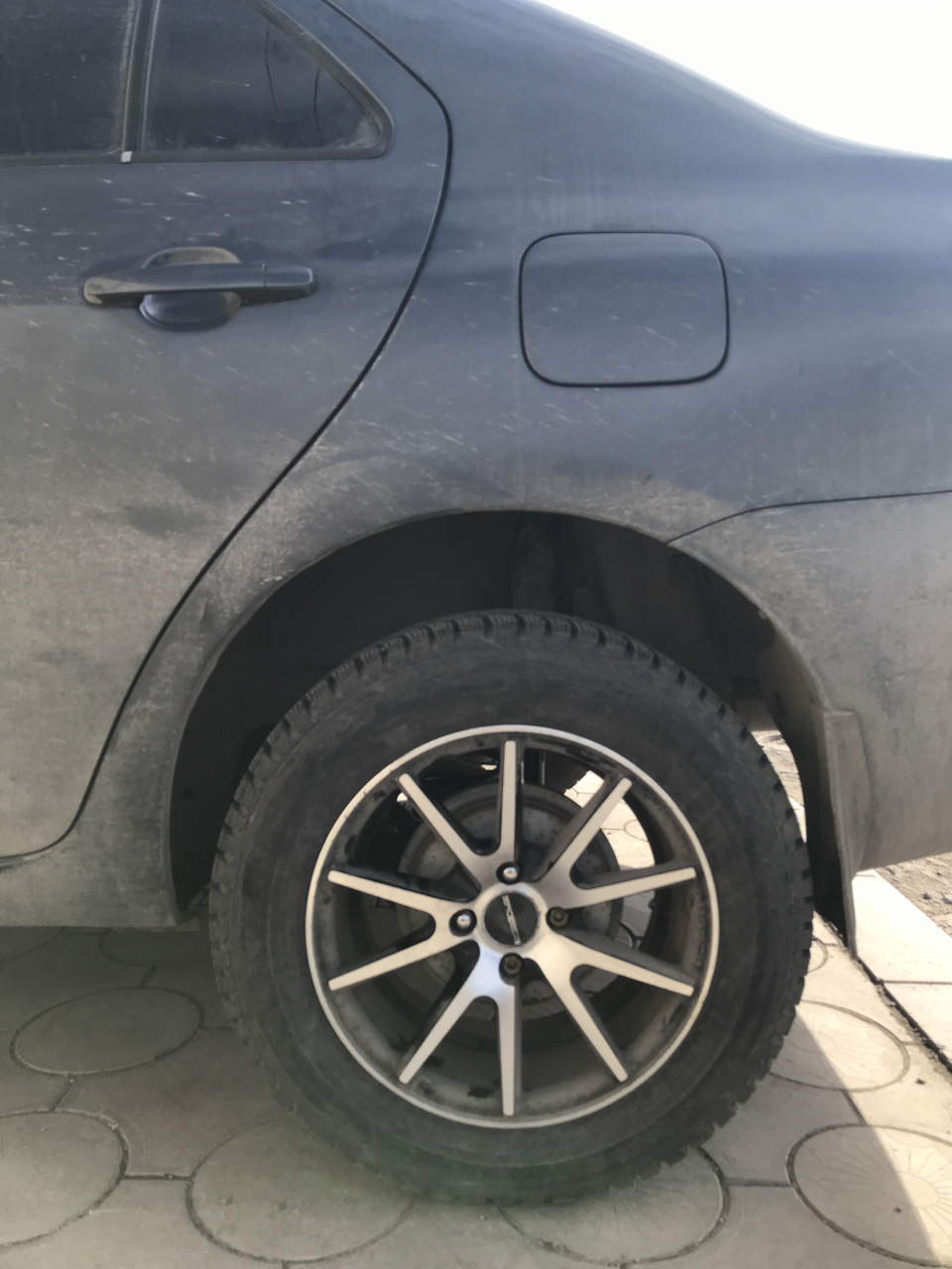 Замена задних амортизаторов и пружин Yaris Sedan — Toyota Yaris (p2), 1 ...