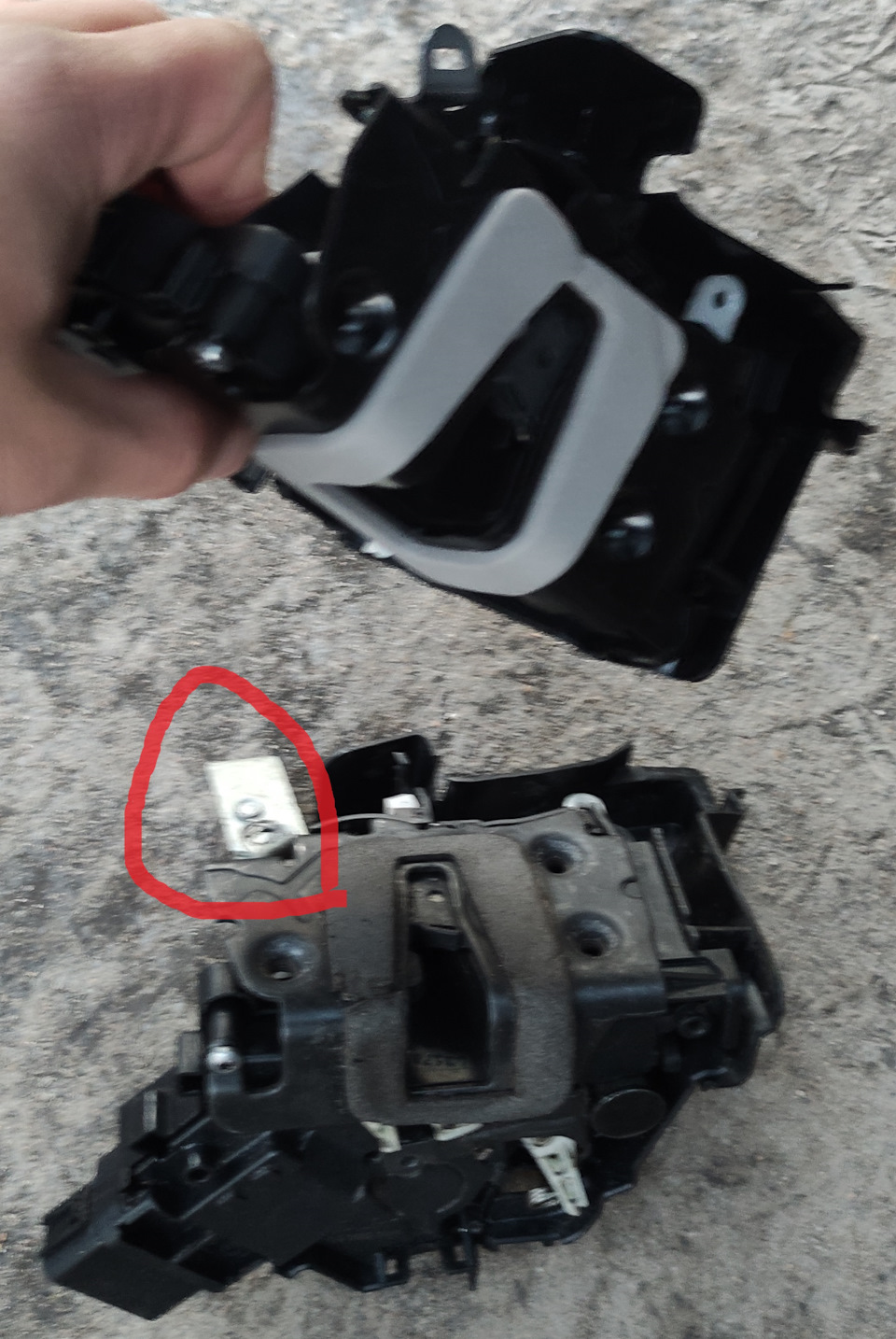 Замок водительской двери — Ford Mondeo IV, 1,8 л, 2008 года | своими ...