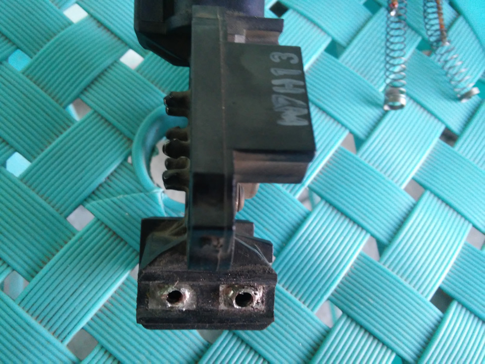 Замена щеток генератора. — Hyundai Elantra (4G), 1,6 л, 2008 года ...