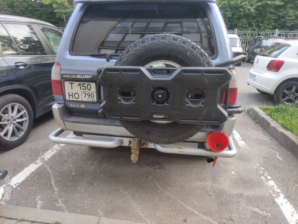 Крепление экспедиционной канистры. — Toyota Hilux Surf (3G), 3 л, 1999 ...