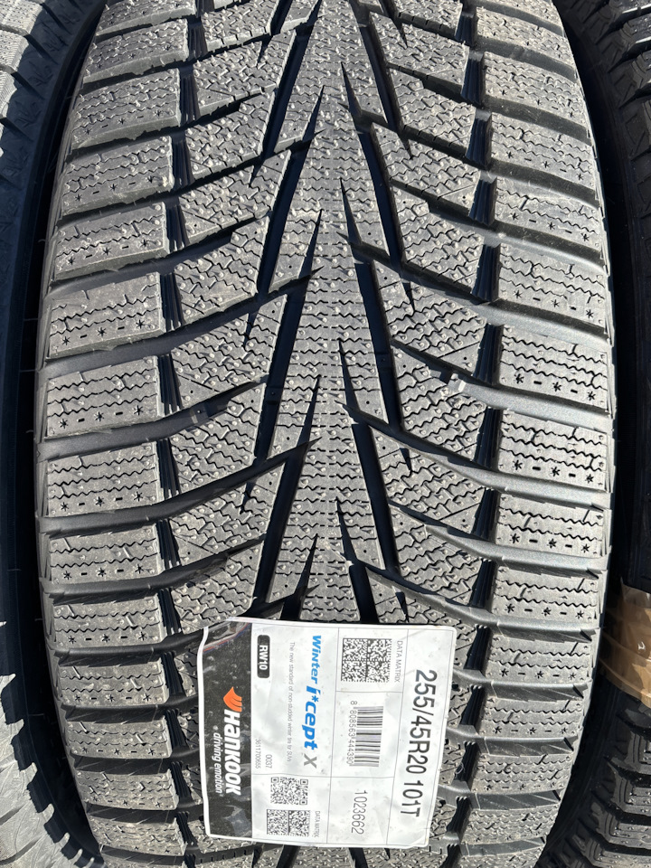 Шины зимние нешипованные Pirelli 255/45 R20 на Voyah Free, Geely ...