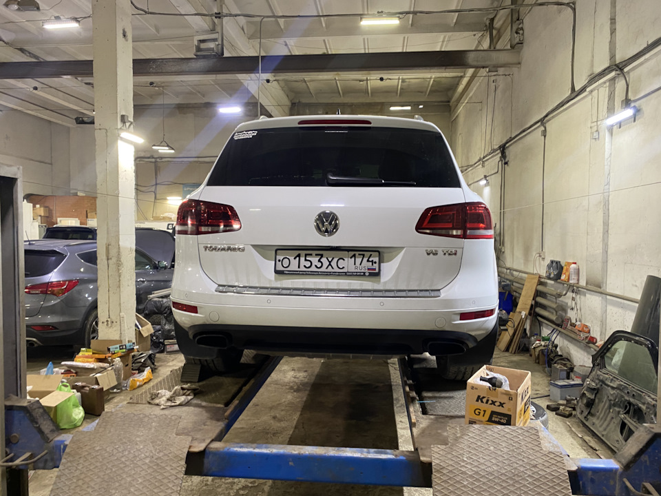 Устранение люфта правого колеса — Volkswagen Touareg (2G), 3 л, 2013 ...