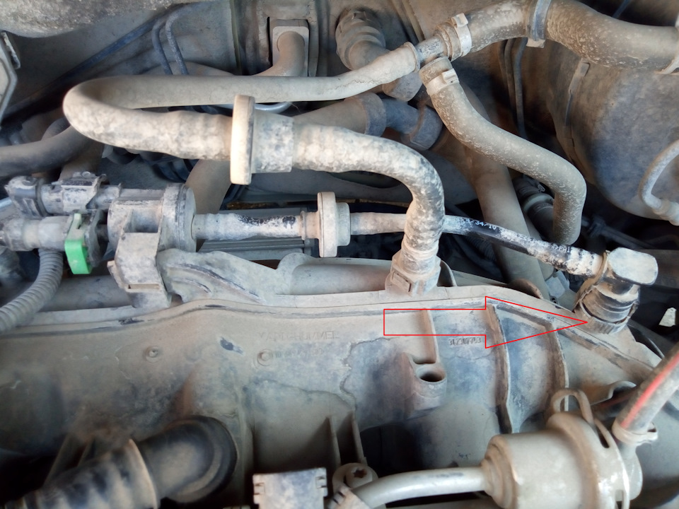 Замена клапана продувки адсорбера — Opel Astra J GTC, 1,4 л, 2012 года ...