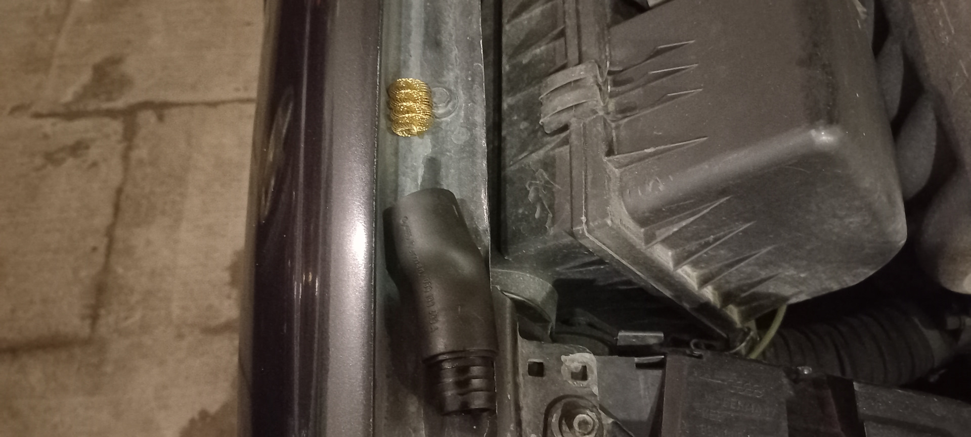 Замена уплотнителя теплообменника. — Audi 80 (B4), 2 л, 1995 года ...