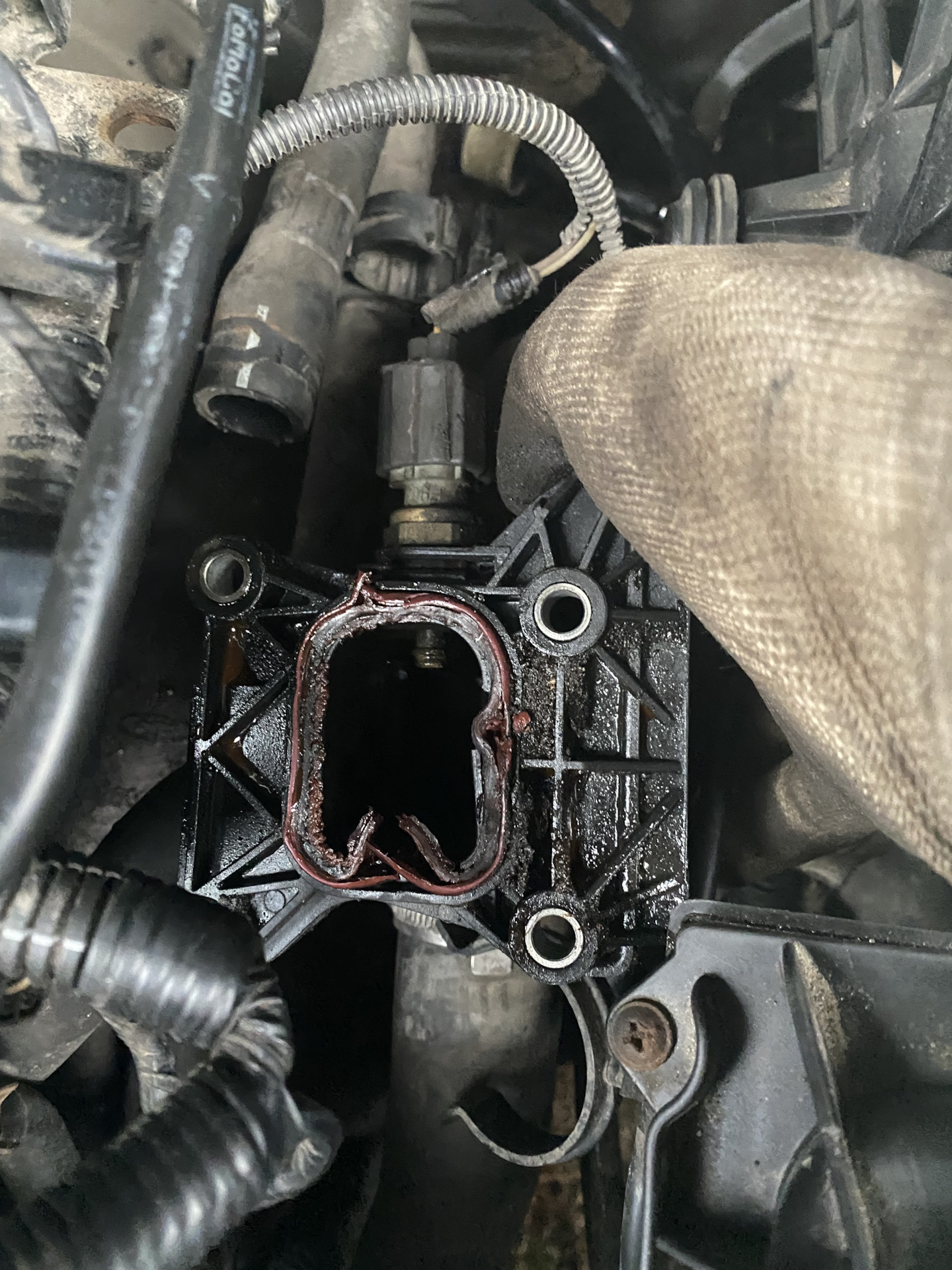 Течь антифриза (тройник) — Ford Mondeo IV, 2 л, 2011 года | поломка ...