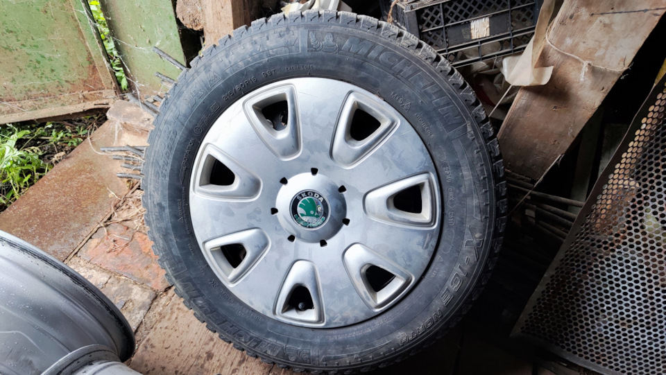 Меня резину на новую или нет? — Skoda Yeti, 1,8 л, 2012 года | шины ...