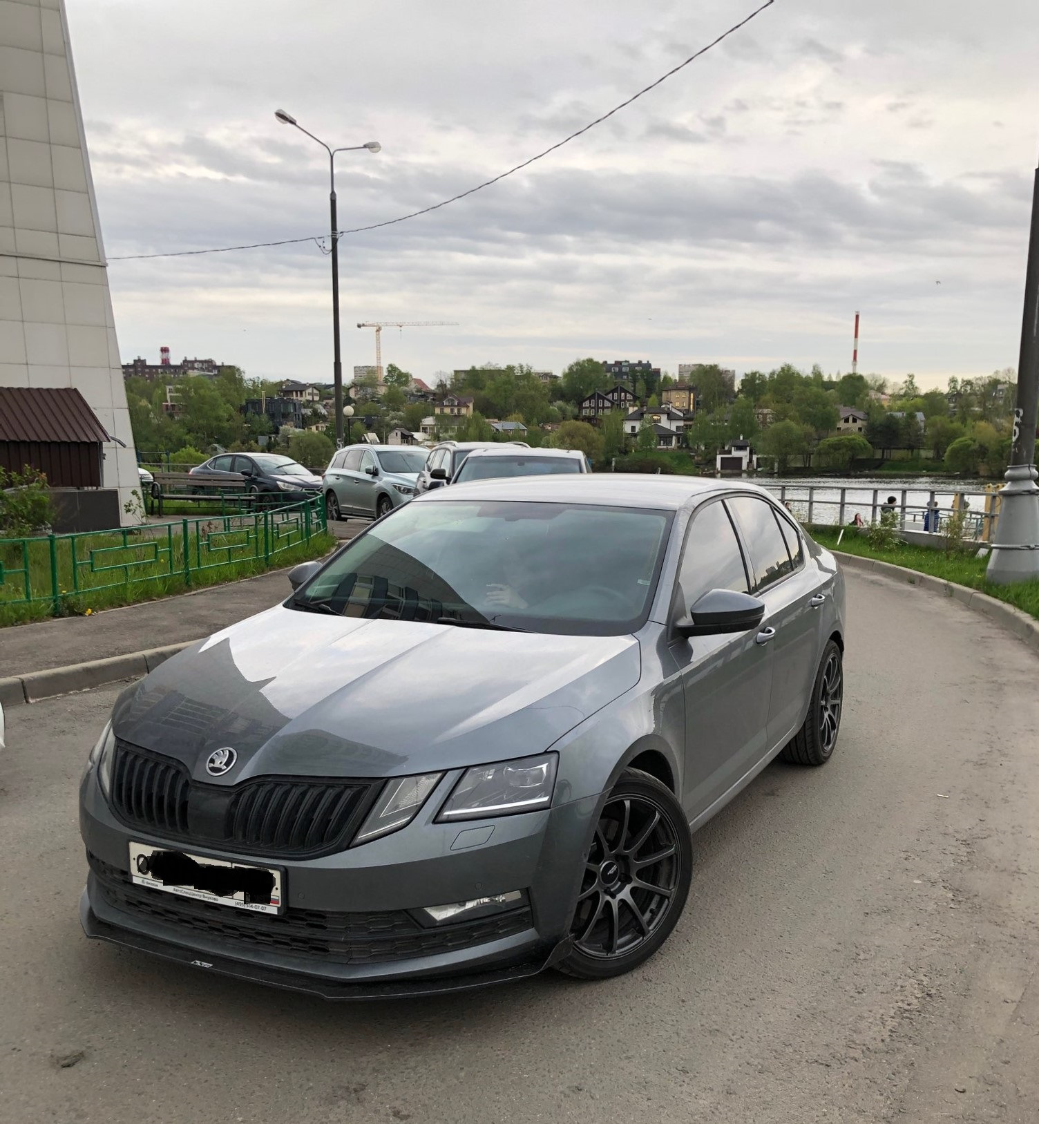 Skoda octavia серая. Skoda Octavia a7. Шкода а7 серая.