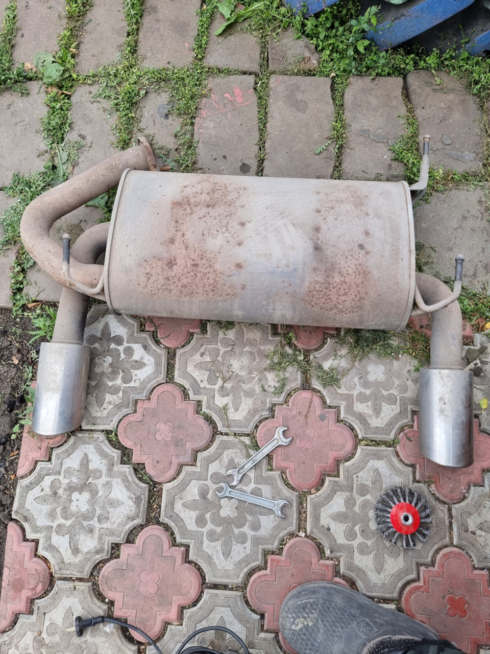 Звон в глушителе Infiniti FX35 — Infiniti FX (1G), 3,5 л, 2007 года ...