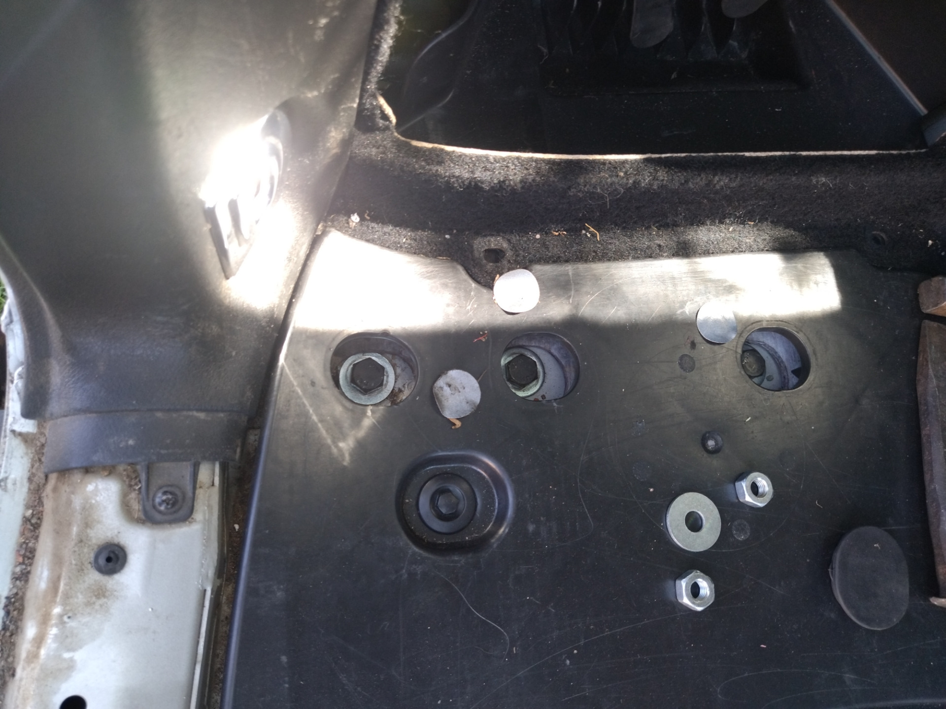 Установка фаркопа (прицепное устройство) — Volkswagen Passat B5, 1,9 л ...