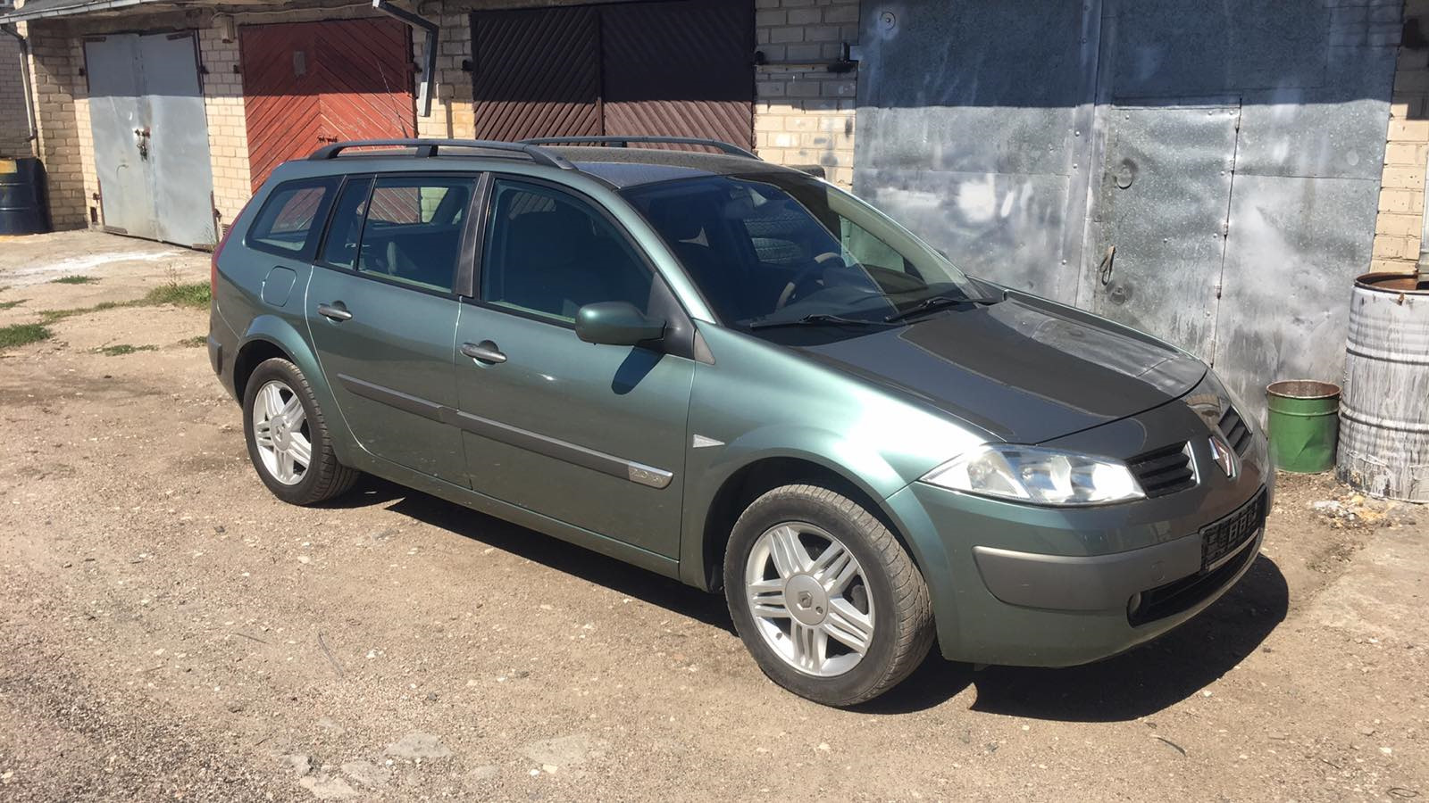 Renault Megane II 2.0 бензиновый 2003 | Майский жук 2.0 f4r на DRIVE2