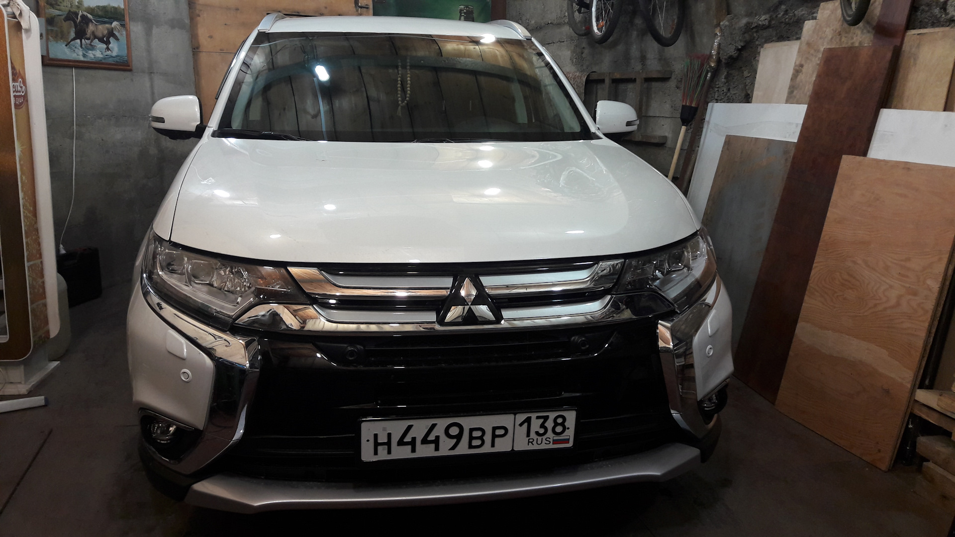 Антихром mitsubishi outlander 3 2013. Аутлендер антихром. Митсубиси аутлендер черный антихром. Mitsubishi outlander 2019 антихром. Антихром митсубиси аутлендер 3 рестайлинг.