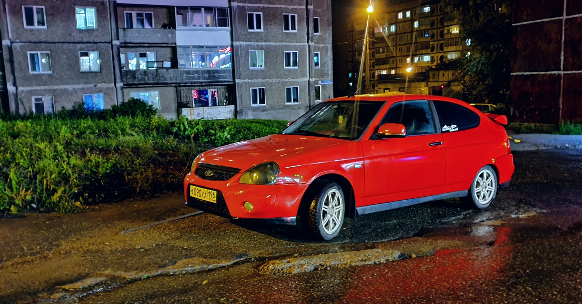 Lada Priora Coupe оранжевая