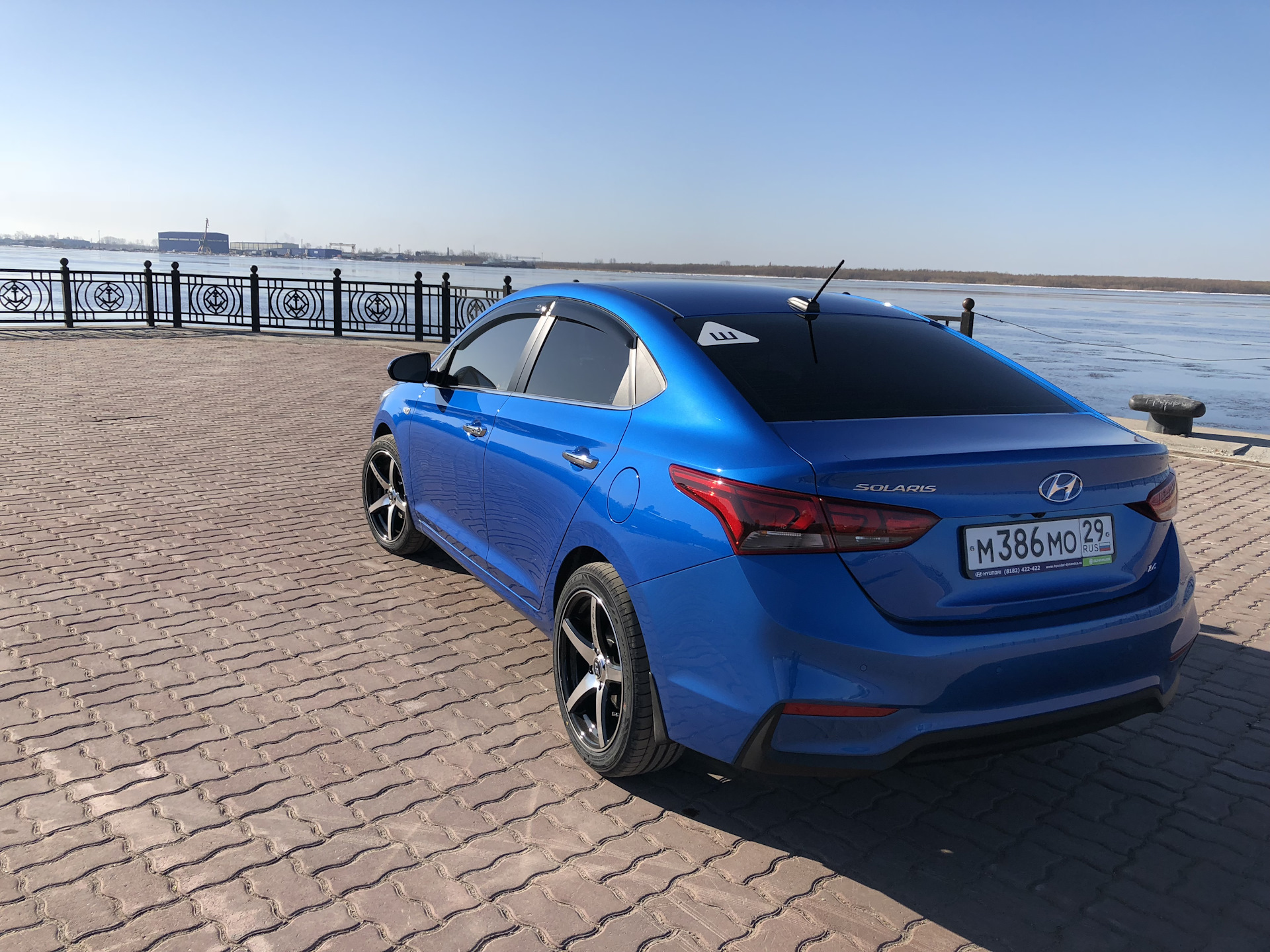 Hyundai solaris 2020. Hyundai Solaris 2017 Elegance. Солярис Элеганс 2020 синий. Hyundai Solaris 2020 Blue диски.