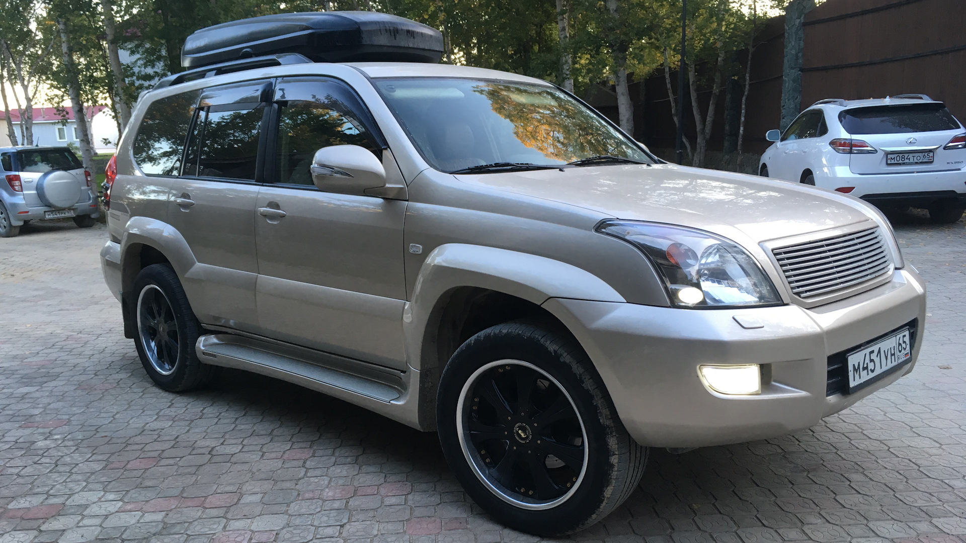 Тюнинг прадо 120. Стайлинг Прадо 120. Prado 120 Стайлинг. Toyota Land Cruiser Prado 120 JAOS. Двухцветный Прадо 120.