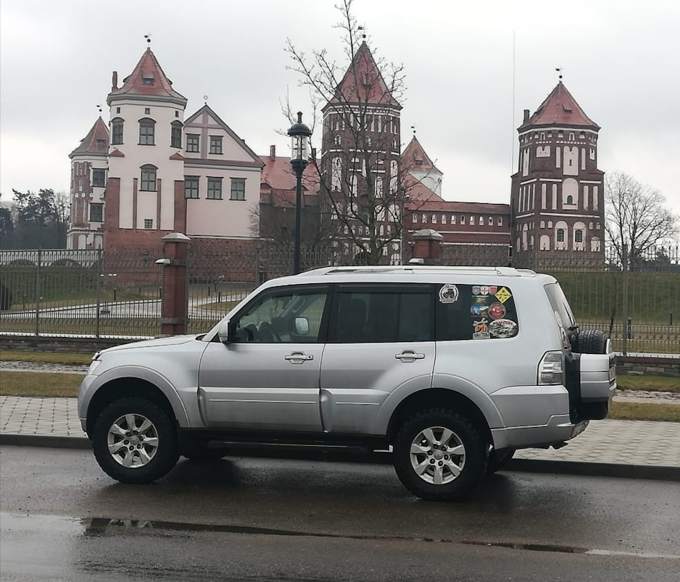 Поездка в Мирский замок 2020 — Mitsubishi Pajero (4G), 3 л, 2010 года |  путешествие | DRIVE2