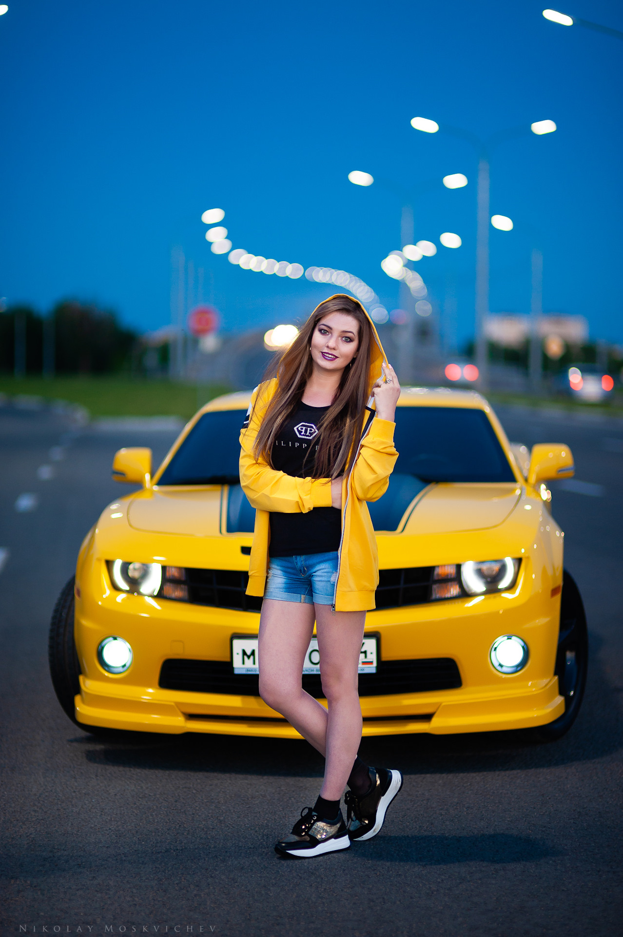 Carla cute. Девушки и car. Седан для девушки. Cars and girls beautiful. Girl and car HD.