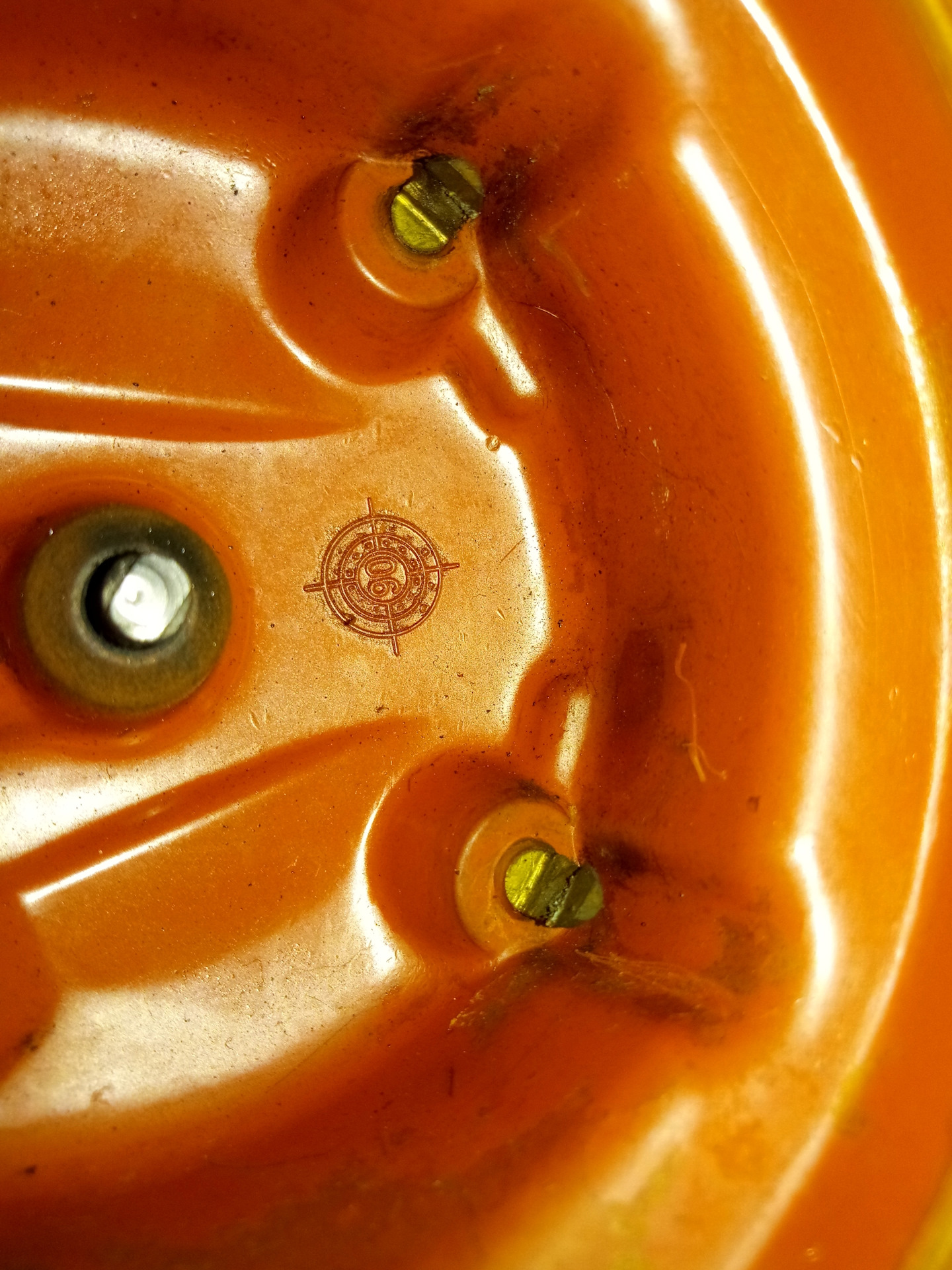 Замена крышки трамблера, бегунка. — Volvo 740, 2,3 л, 1992 года ...