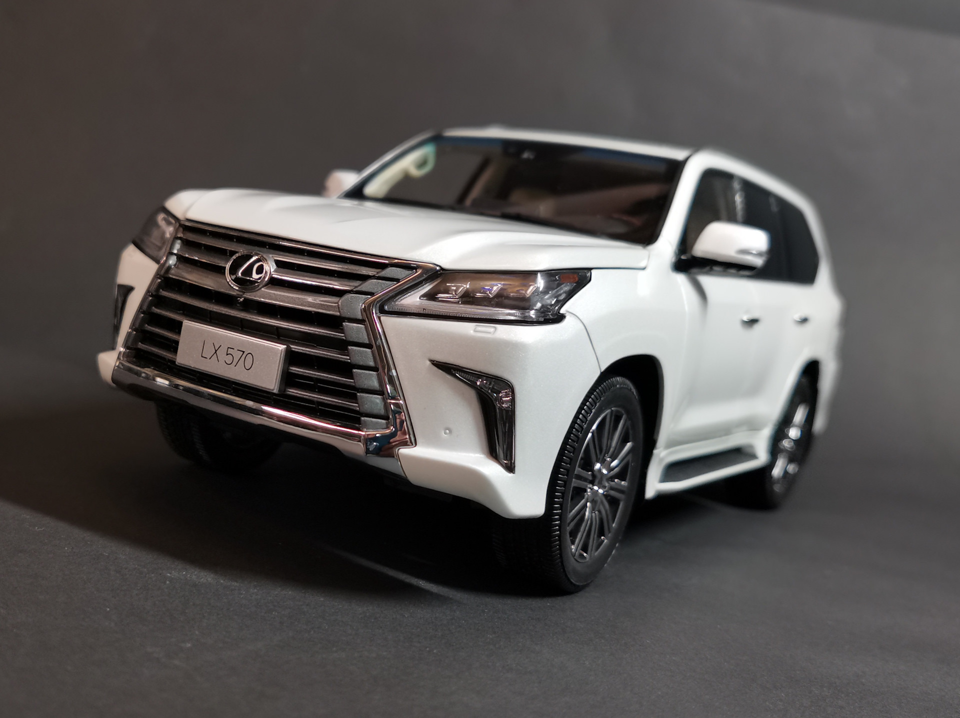 Машинка lexus lx570 автопанорама. Джип лексус 570. Lx 570 черный. Lexus lx570 1:43 kyosho. Лексус 570 модель.