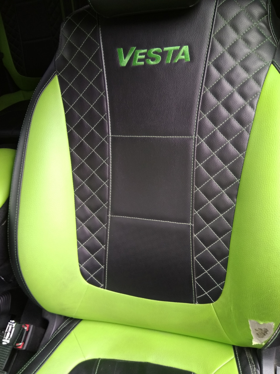 Чехлы — Lada Vesta (1G), 1,6 л, 2016 года | просто так | DRIVE2