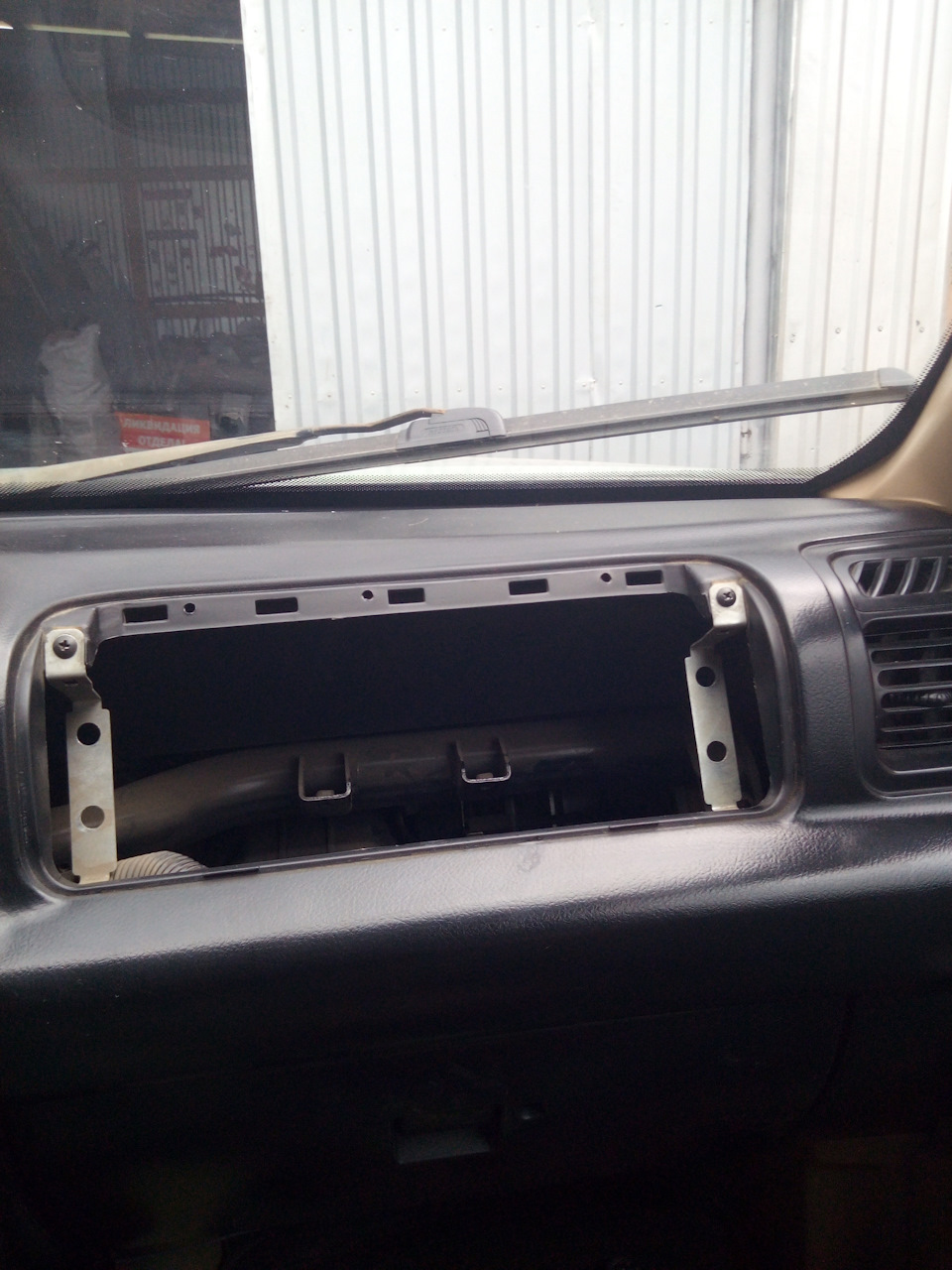 Сиби. В машину. — Great Wall Hover, 2,4 л, 2005 года | аксессуары | DRIVE2