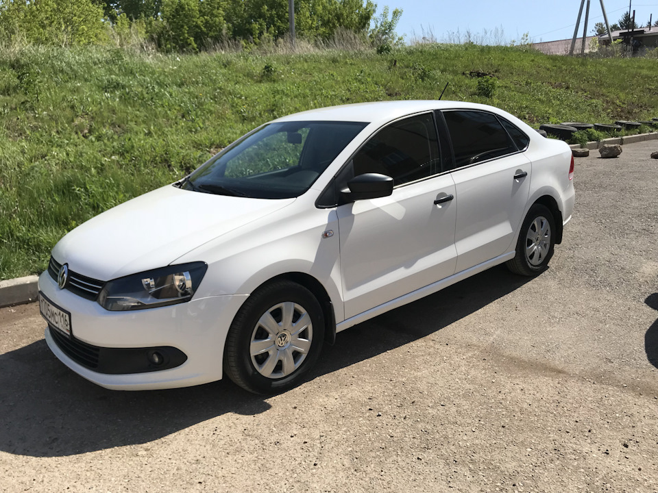 Поло 2023 фото. Поло седан lc9a. Volkswagen Polo sedan, 1.6 л., 2014 год. Фольксваген поло кузов т300.