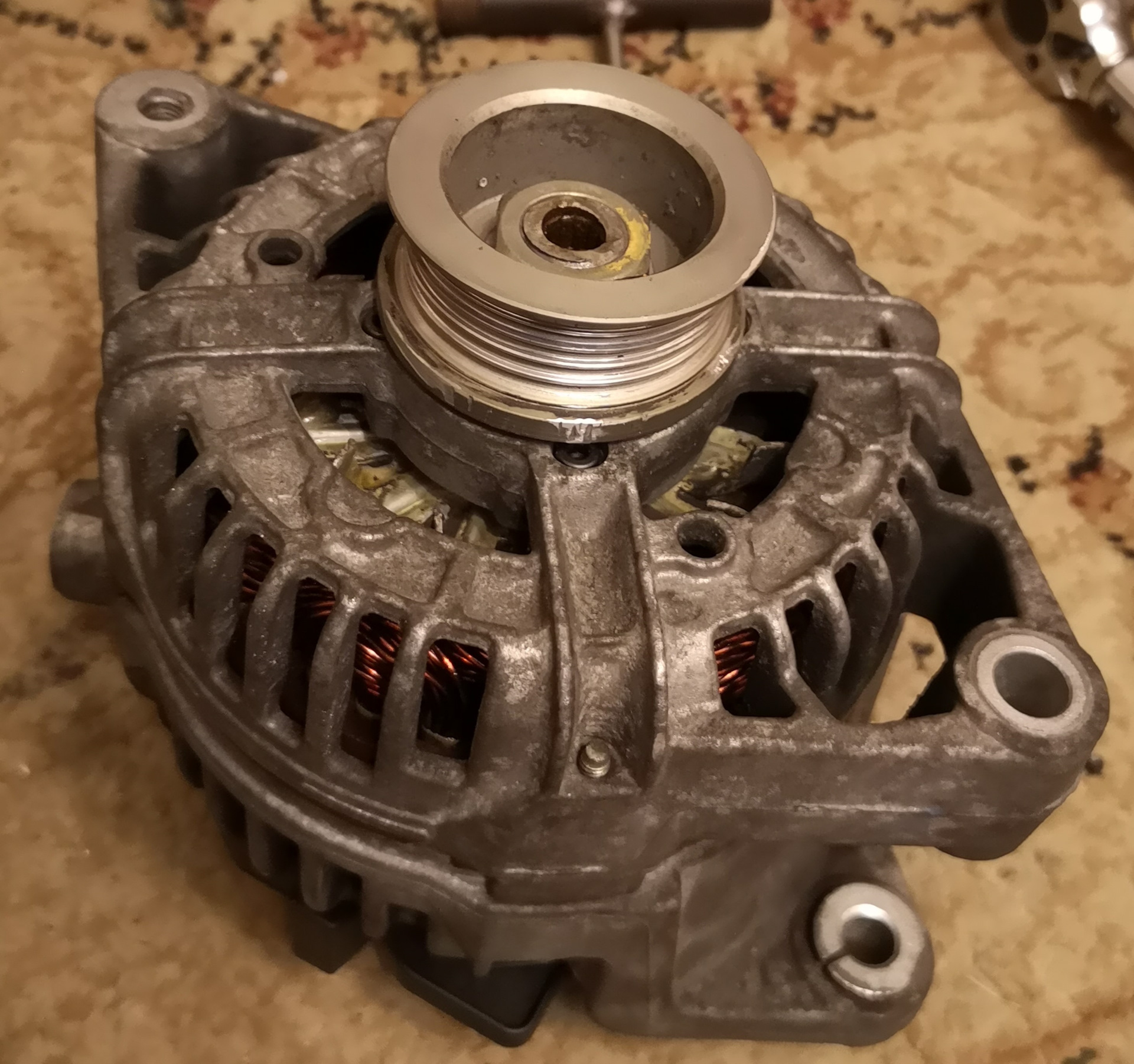 Генератор ваз 2112 90 ампер. Щётки генератора бош 140а. Генератор исправен. Генератор нива 2131 инжектор. Генератор газель 406.