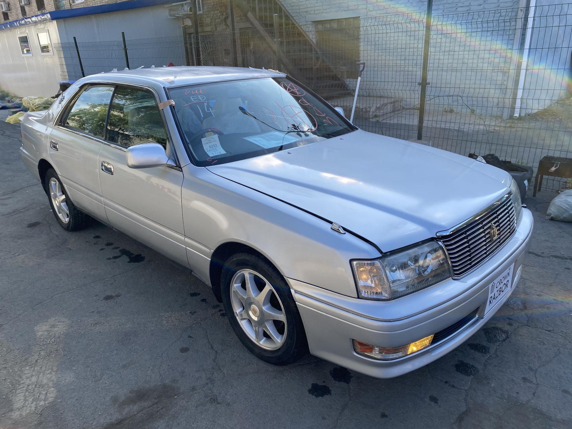 Toyota Crown 1998. Тойота Краун 1998. Тойота Кроун 1998.