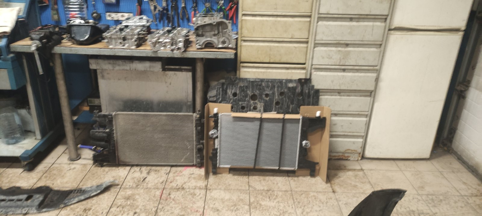 Потек радиатор. Замена — Chevrolet Cruze Hatchback, 1,8 л, 2013 года ...