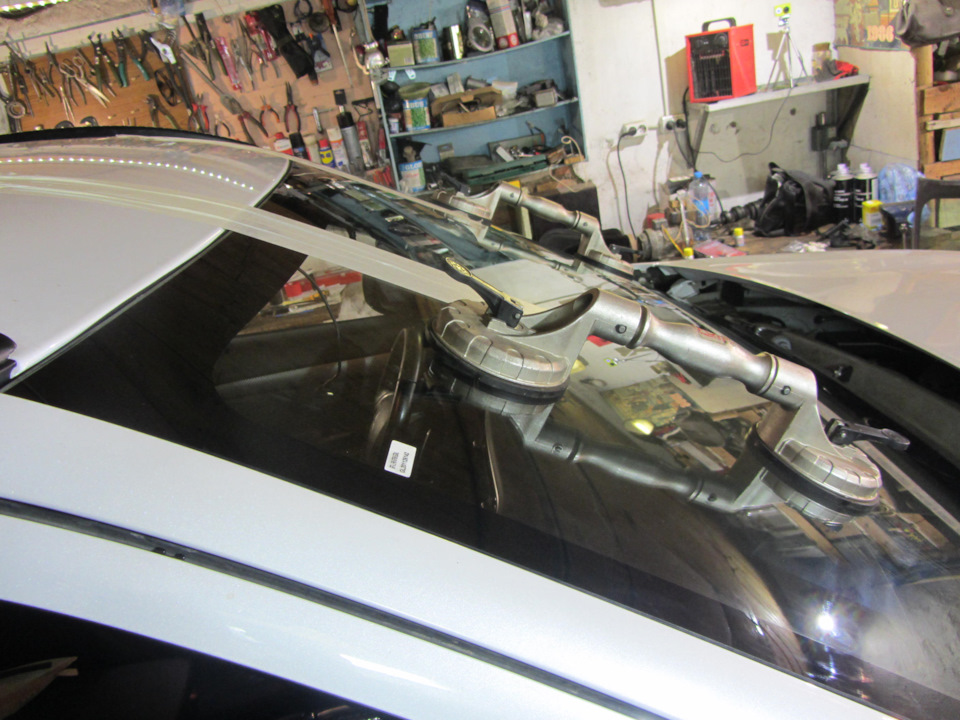 Сохнет новое стекло — Mitsubishi Outlander (3G)