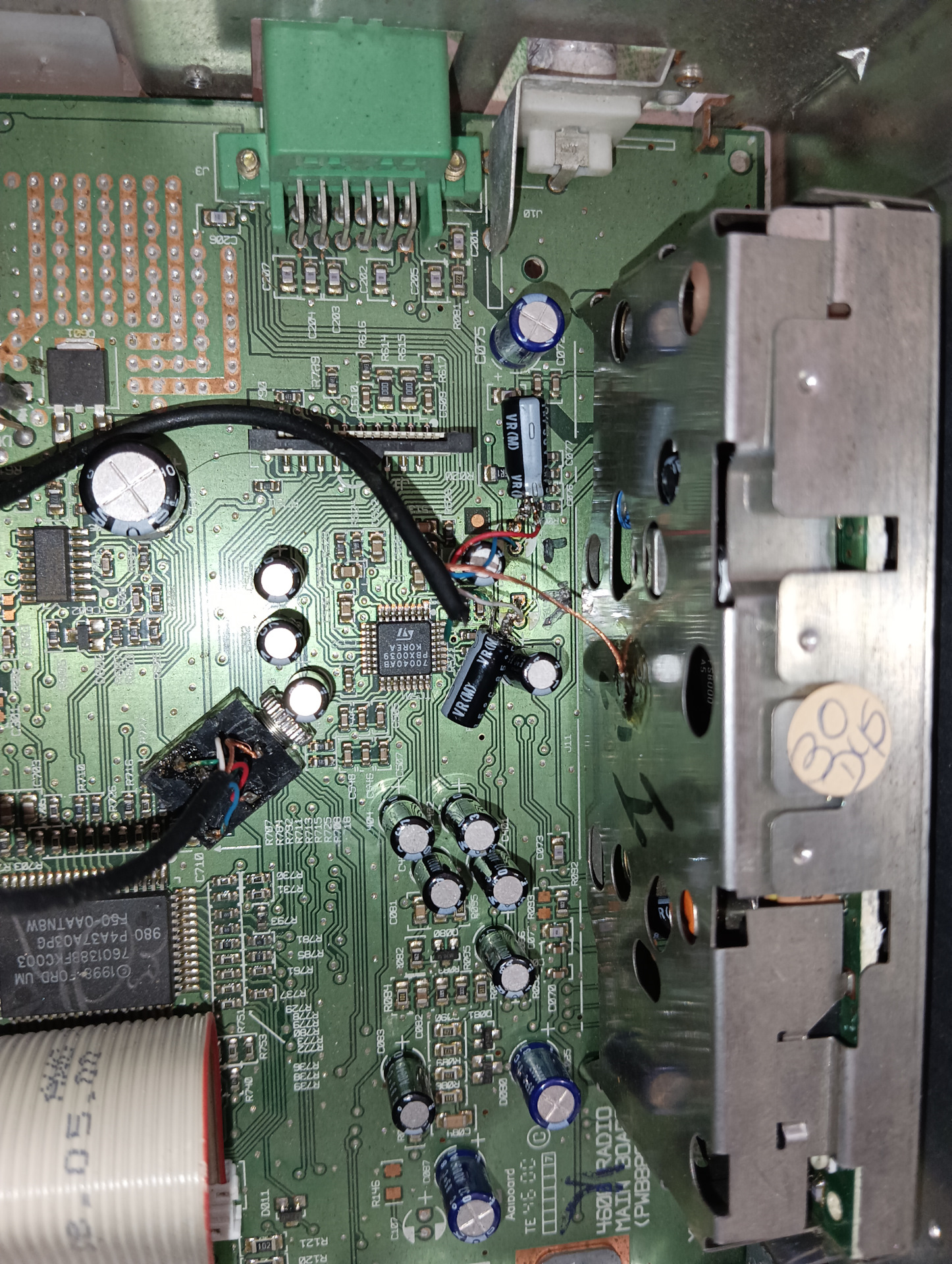 Аукс в американскую магнитолу CD4600 — Ford Focus I Hatchback, 2 л ...