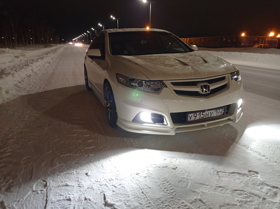 1. — Honda Accord (8G)