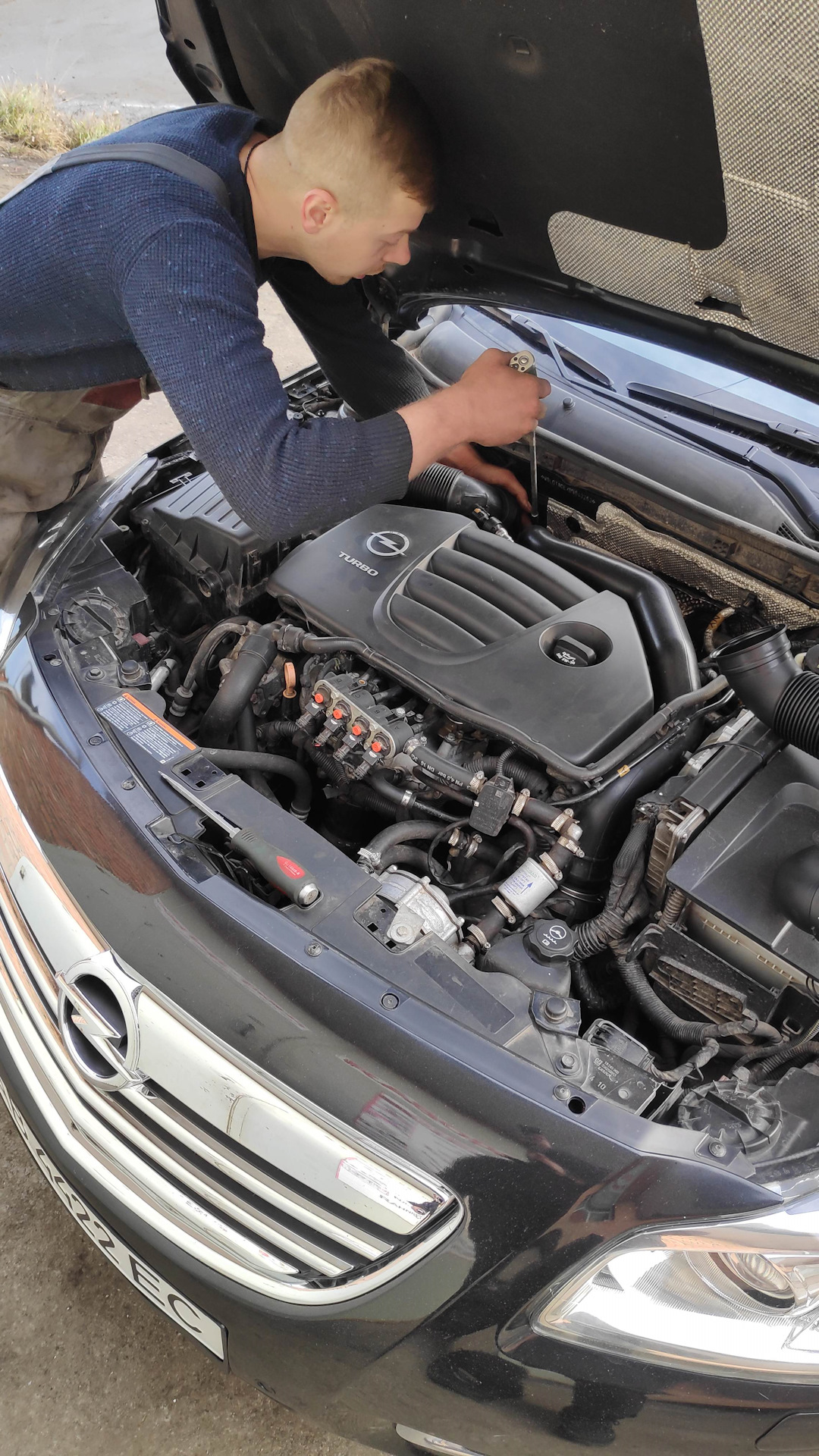 Патрубок от воздушного фильтра на турбину — Opel Insignia (1G), 2 л ...