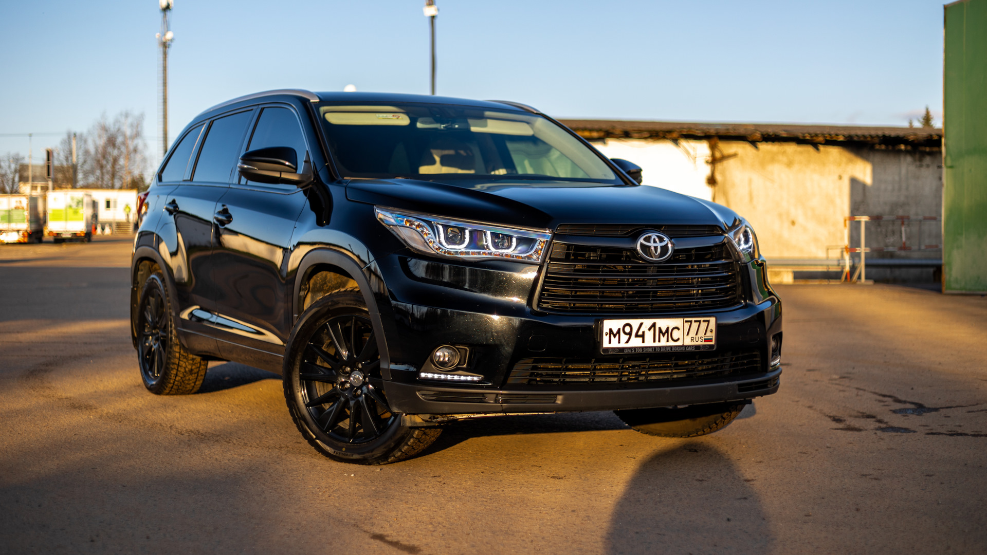 Отзывы тойоты хайлендер 2014. Toyota Highlander 3. Антихром Тойота хайлендер 2014. Хайлендер 2014 фото. Тюнинг Тойота хайлендер 2014.