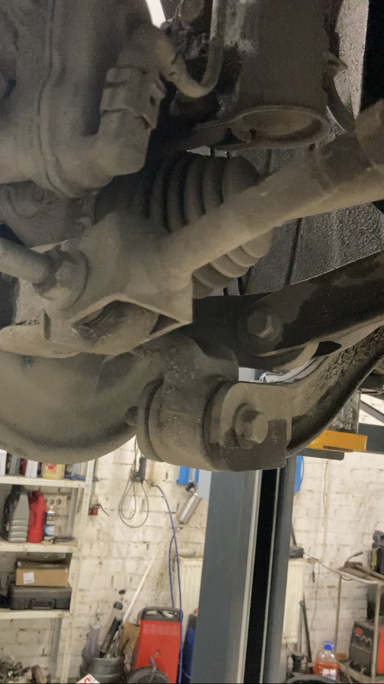 Замена ШС в задней подвеске — Chery eQ5, 2020 года | визит на сервис ...