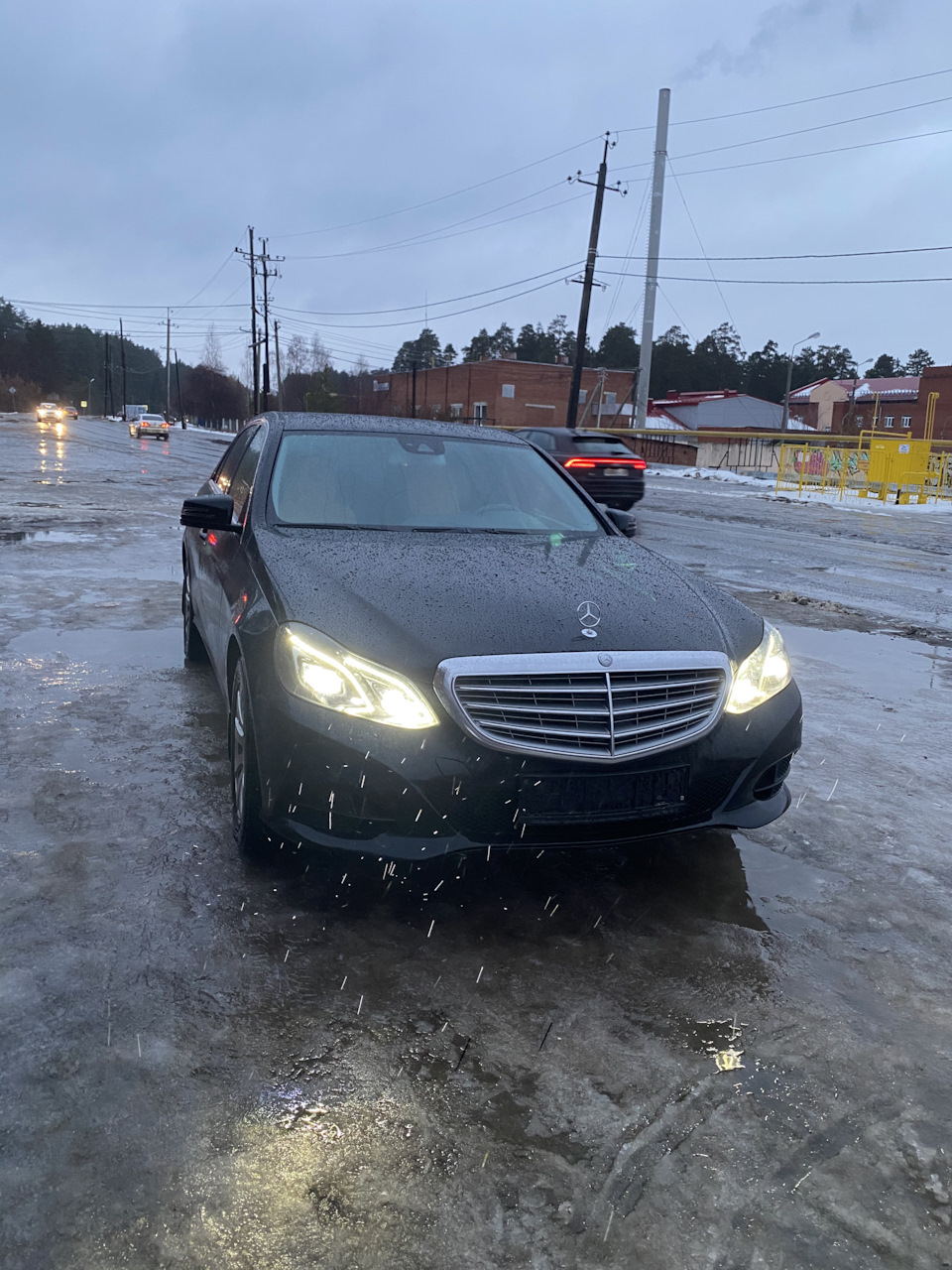 Замена решетки classic на решетку от E63 — Mercedes-Benz E-class (W212), 2  л, 2014 года | тюнинг | DRIVE2