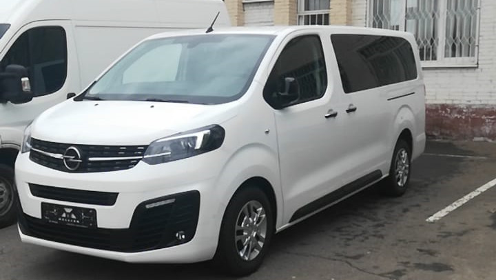 Opel Zafira Life Белуха