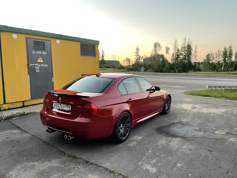 И еще раз фото — BMW M3 (E90), 4 л, 2009 года | фотография | DRIVE2