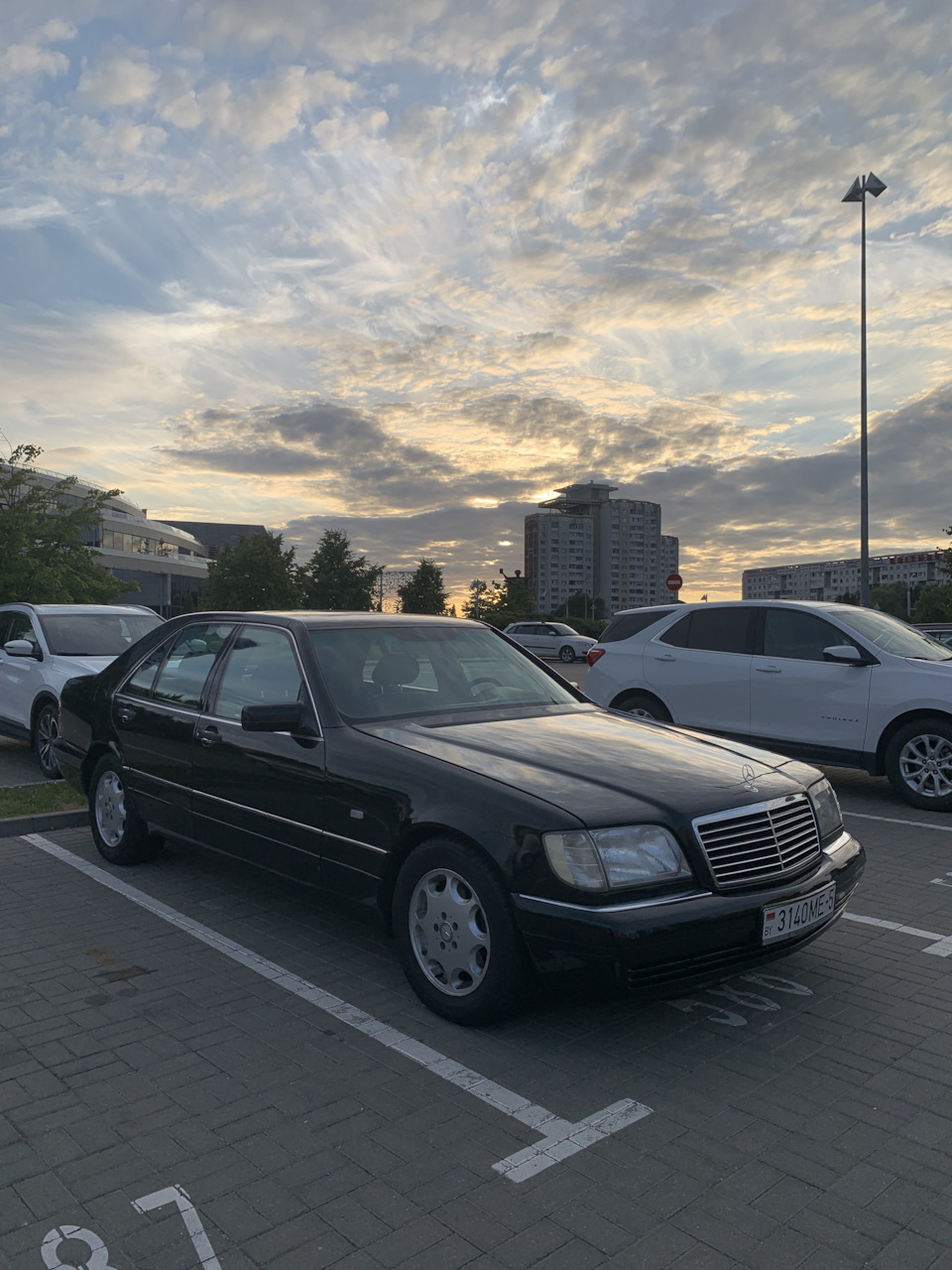 Ну люблю я дизайн этой машины… — Mercedes-Benz S-Class (W140), 3,2 л, 1997  года | просто так | DRIVE2