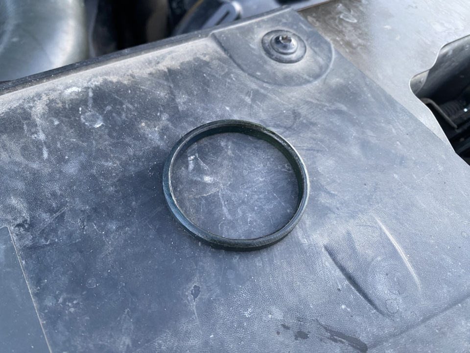 Засопливило уплотнение патрубка турбина-интеркулер — Renault Duster (2G ...