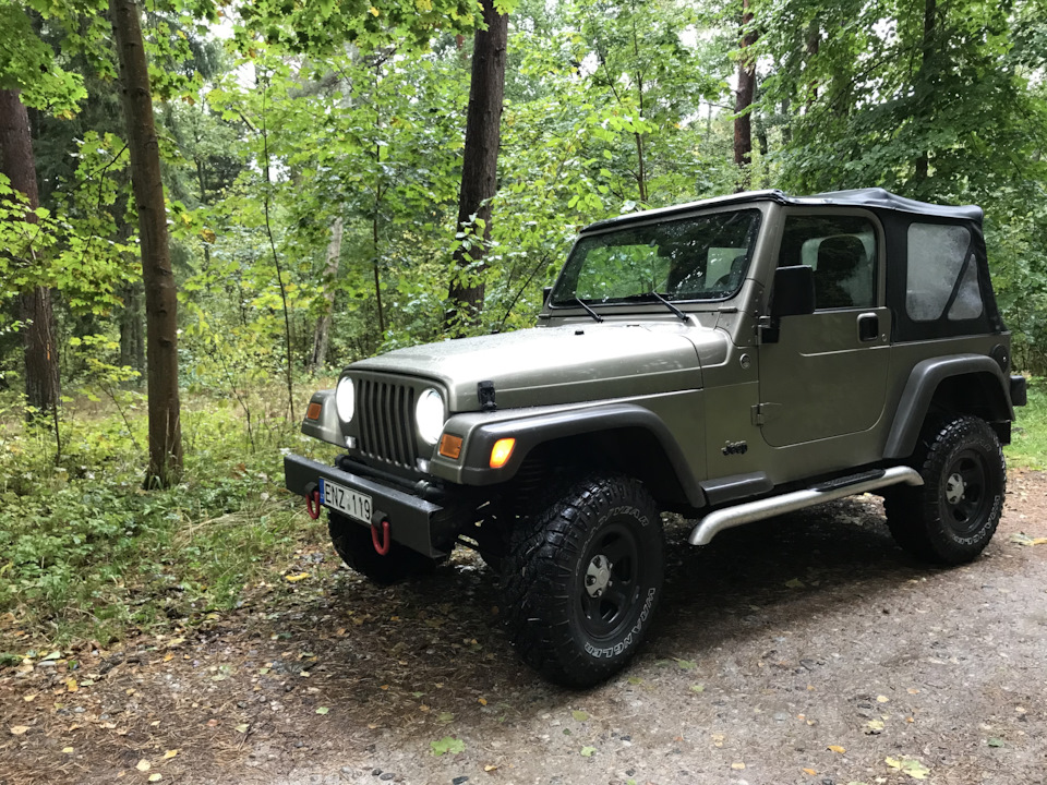 Для того что бы завести мотор на американских тачках, нужно выжать ...