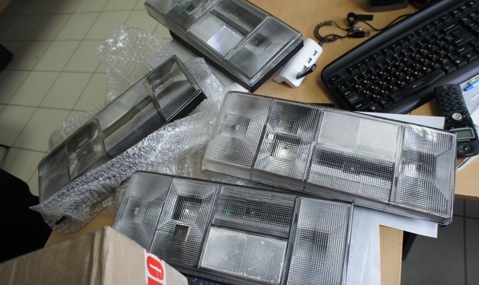 задние фонари на ваз 2101 диодные. задние фонари белые ваз 2101. фонарь указателя поворота и заднего хода белый (паз, 24в) 13. задний белый фонарь. светодиодный поворотник ваз 2107.